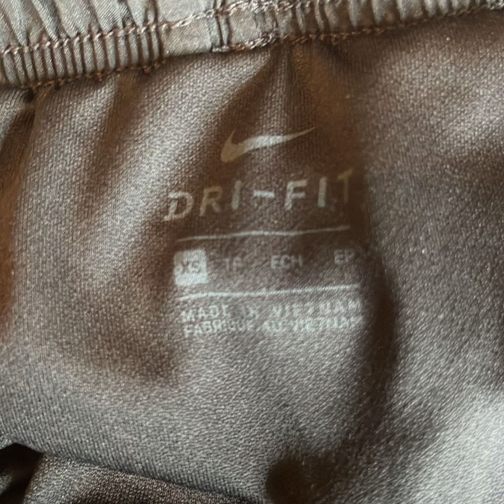 Nike - Picture 3 of 3